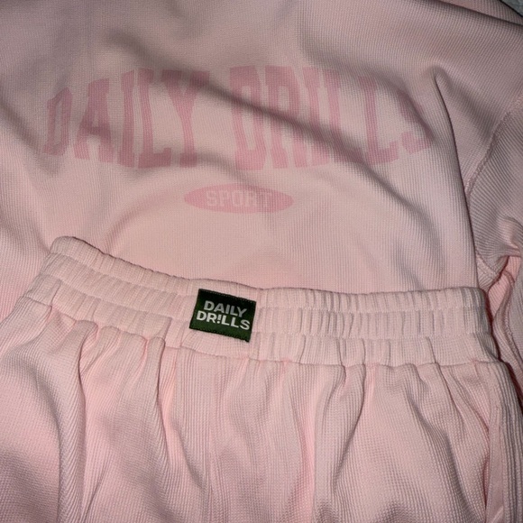 Daily Drills Pink Thermal Set - Picture 3 of 3